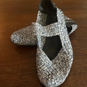 Stylish Black and White Flats